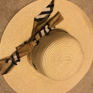 Burberry sun hat